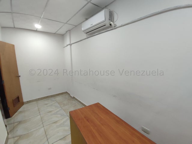 Venta  de local C.C. Paraparal Plaza, Los Guayos #25-5921 