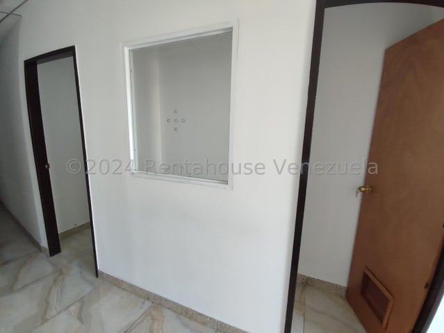 Venta  de local C.C. Paraparal Plaza, Los Guayos #25-5921 