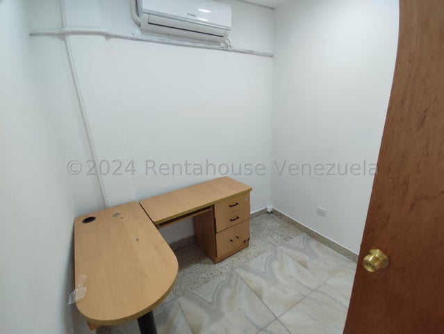 Venta  de local C.C. Paraparal Plaza, Los Guayos #25-5921 