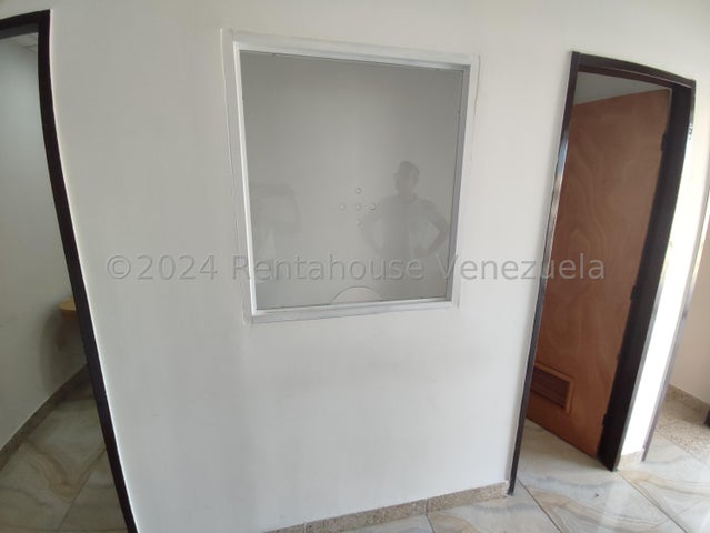 Venta  de local C.C. Paraparal Plaza, Los Guayos #25-5921 