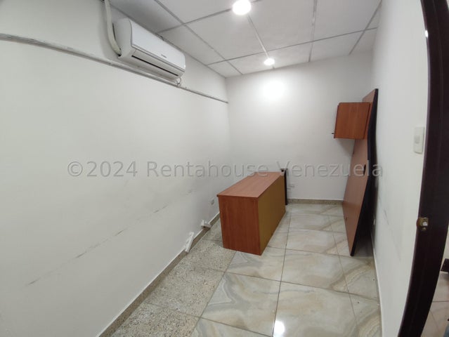 Venta  de local C.C. Paraparal Plaza, Los Guayos #25-5921 