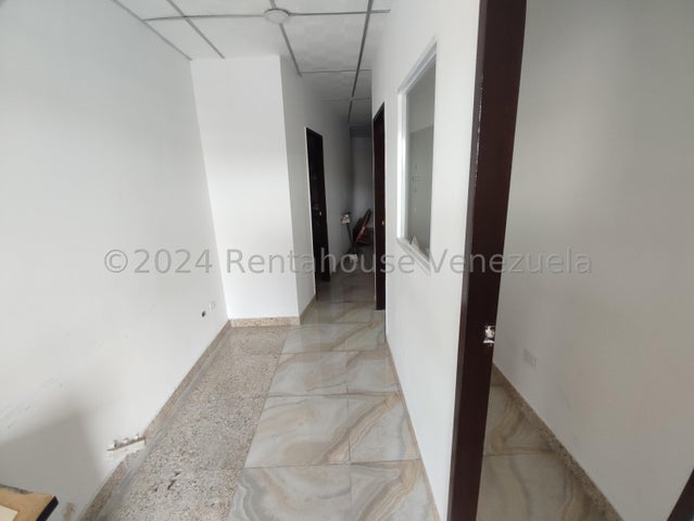 Venta  de local C.C. Paraparal Plaza, Los Guayos #25-5921 