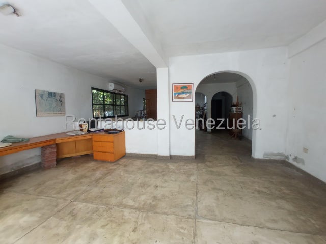 Venta de casa Urb. La Castellana  #26-8327