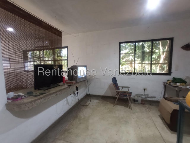 Venta de casa Urb. La Castellana  #26-8327