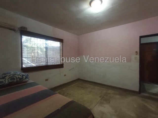 Venta de casa Urb. La Castellana  #26-8327