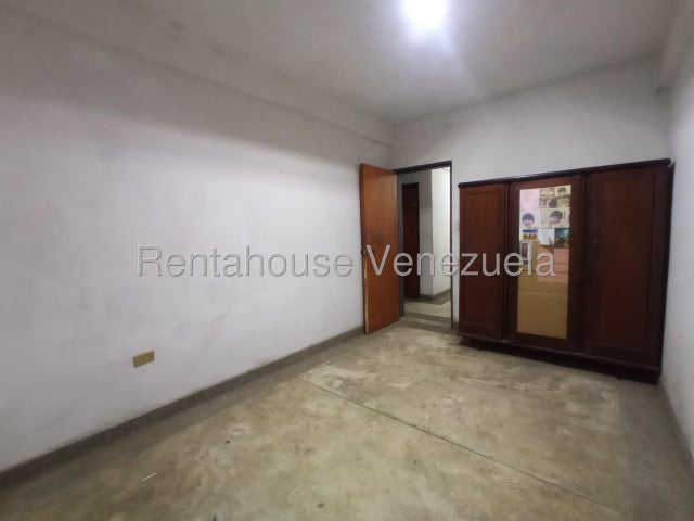 Venta de casa Urb. La Castellana  #26-8327
