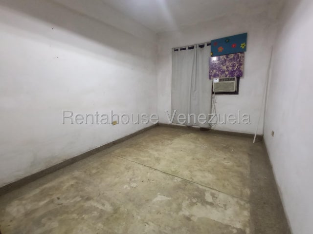 Venta de casa Urb. La Castellana  #26-8327