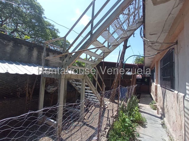 Venta de casa Urb. La Castellana  #26-8327