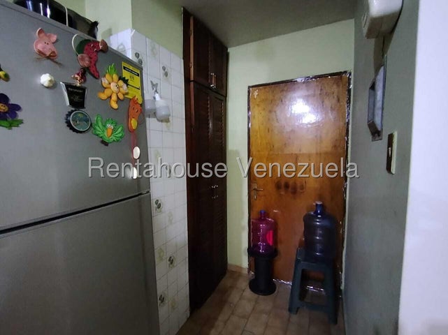 Venta de apto Res. GC. Flor Amarillo #26-20942