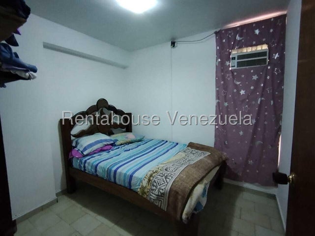Venta de apto Res. GC. Flor Amarillo #26-20942