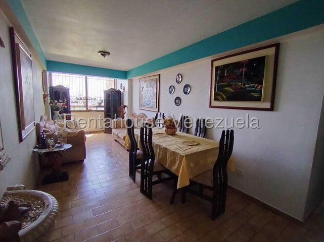 Venta de apto Res. GC. Flor Amarillo #26-20942