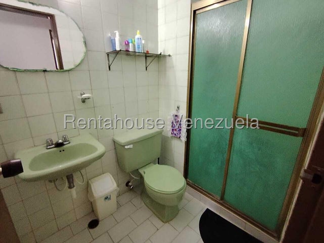 Venta de apto Res. GC. Flor Amarillo #26-20942