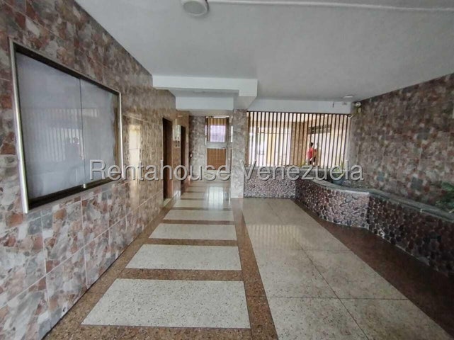Venta de apto Res. GC. Flor Amarillo #26-20942
