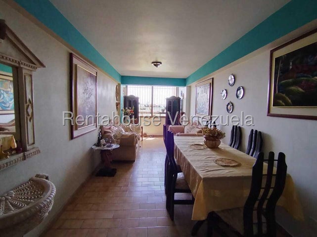 Venta de apto Res. GC. Flor Amarillo #26-20942