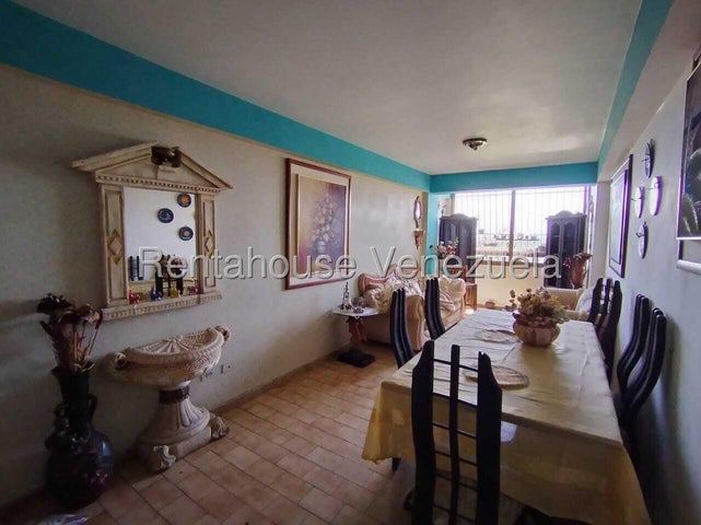 Venta de apto Res. GC. Flor Amarillo #26-20942