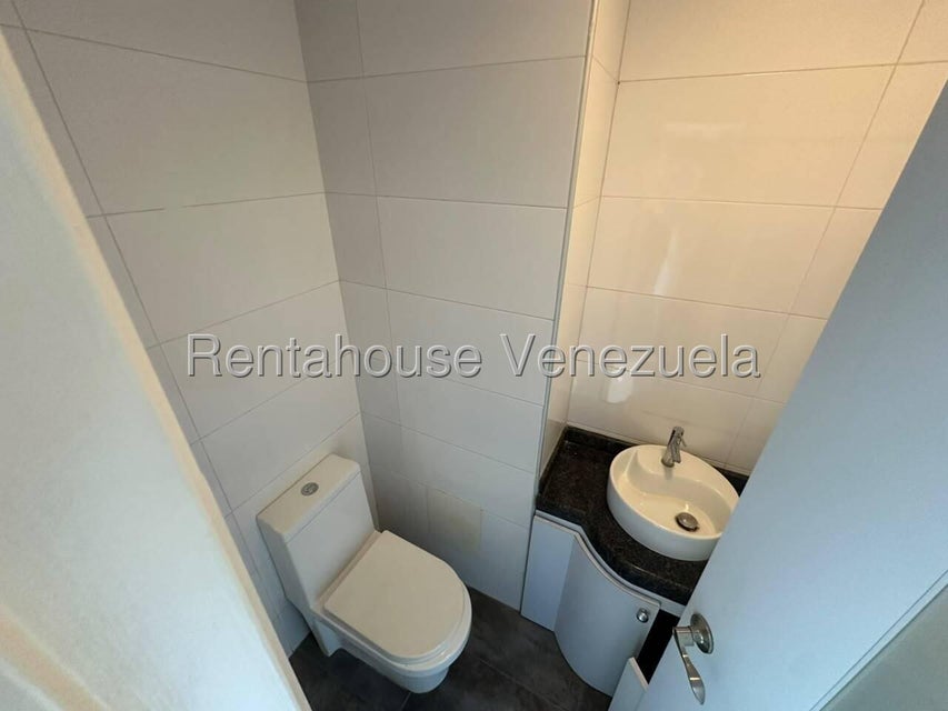 Local comercial en venta en la Viña 164 M2 planta eléctrica 100% Valencia Carabobo 