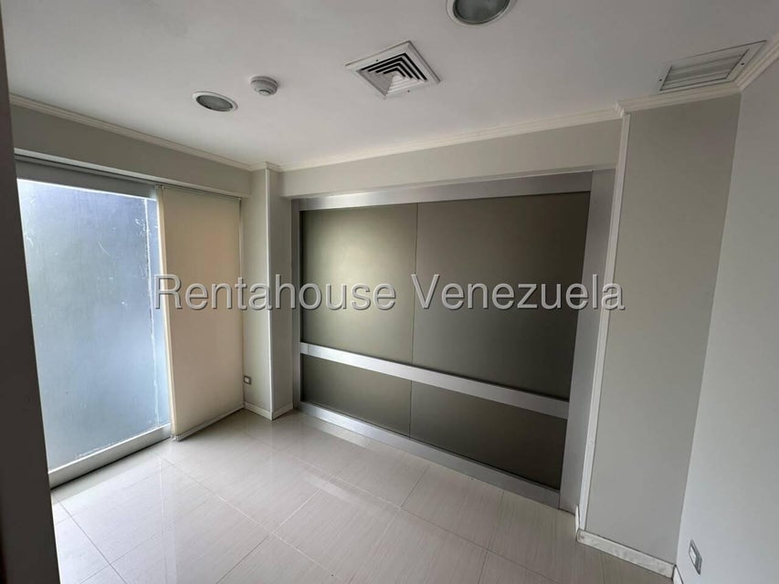 Local comercial en venta en la Viña 164 M2 planta eléctrica 100% Valencia Carabobo 