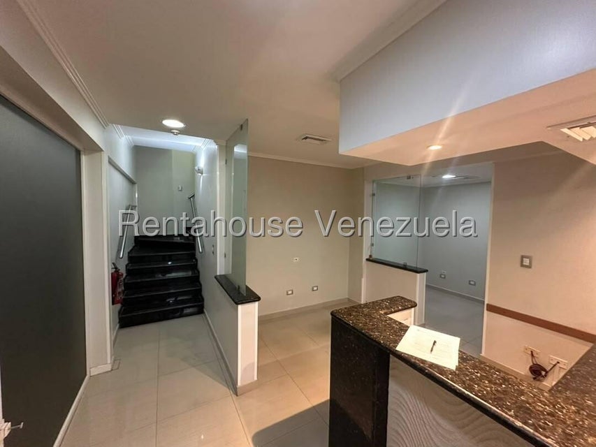 Local comercial en venta en la Viña 164 M2 planta eléctrica 100% Valencia Carabobo 