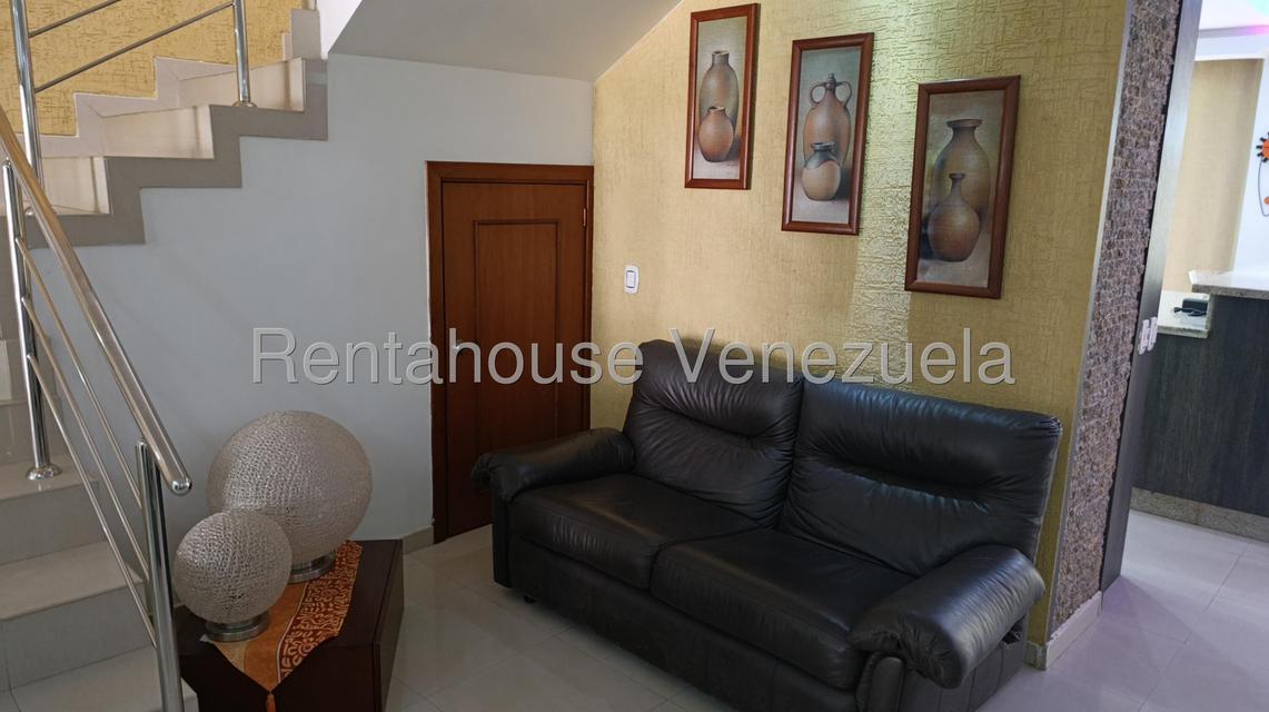 Townhouse en venta en Trigal Norte planta 100% pozo piscina 