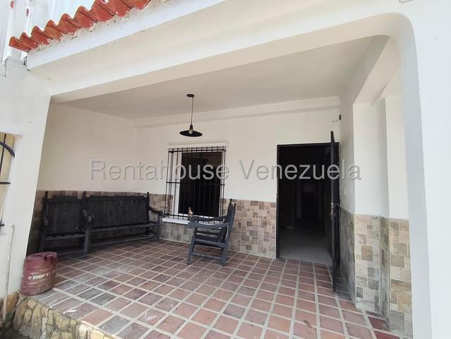 YL Vende Casa Quinta en Los Caobos #27-2079