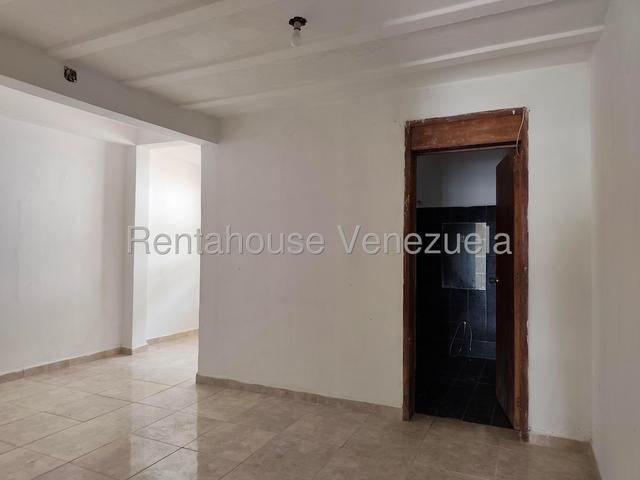 YL Vende Casa Quinta en Los Caobos #27-2079