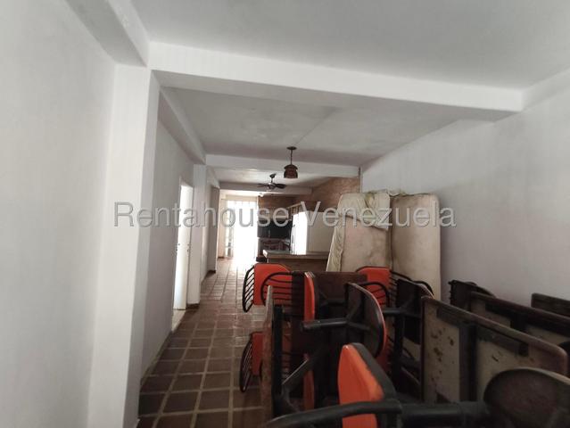 YL Vende Casa Quinta en Los Caobos #27-2079
