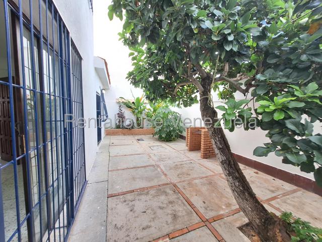 YL Venta de Casa tetra Familiar el Parral #27-1421