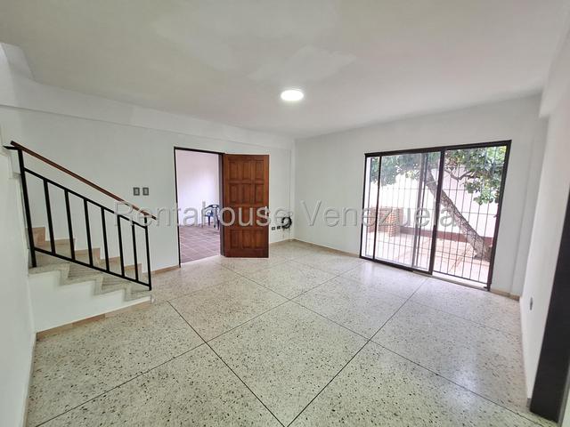 YL Venta de Casa tetra Familiar el Parral #27-1421