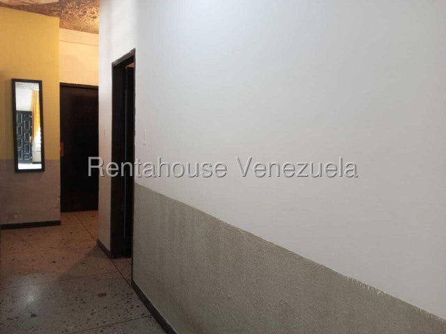 Venta de casa Sector Las Acacias, Naguanagua #26-7393