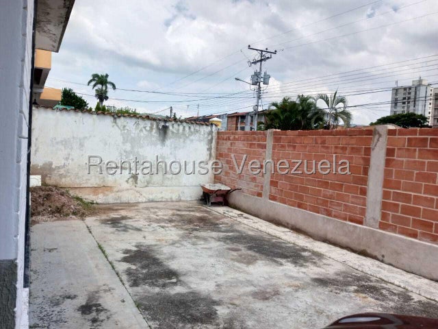 Venta de casa Sector Las Acacias, Naguanagua #26-7393