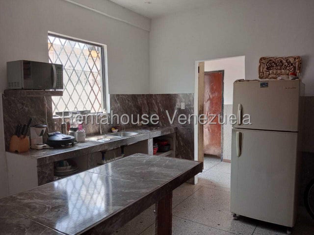 Venta de casa Sector Las Acacias, Naguanagua #26-7393