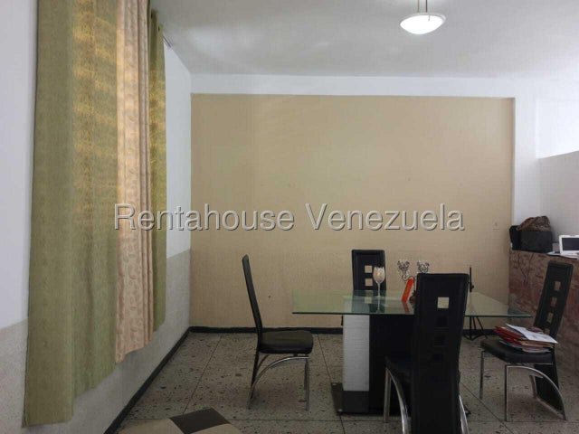 Venta de casa Sector Las Acacias, Naguanagua #26-7393
