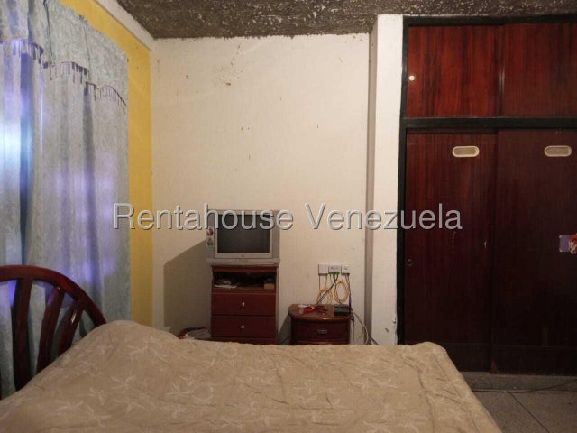 Venta de casa Sector Las Acacias, Naguanagua #26-7393