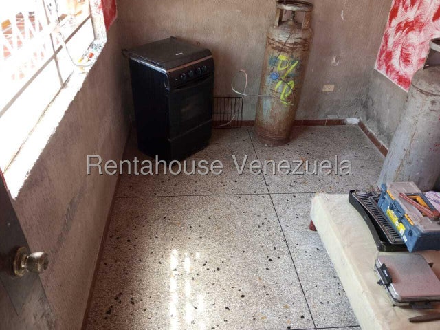 Venta de casa Sector Las Acacias, Naguanagua #26-7393