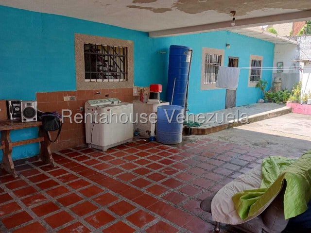 Venta de casa Sector Las Acacias, Naguanagua #26-7393