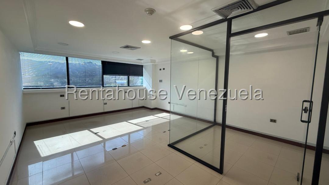 Oficina en alquiler en la viña Valencia 54 M2 Carabobo