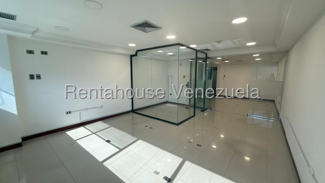 Oficina en alquiler en la viña Valencia 54 M2 Carabobo
