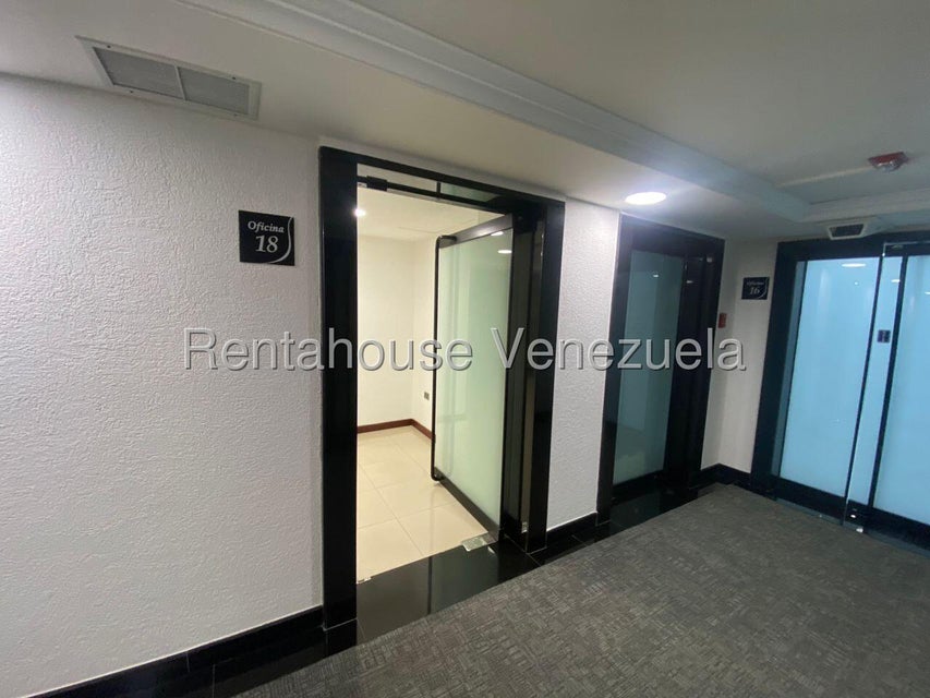 Oficina en alquiler en la viña Valencia 54 M2 Carabobo