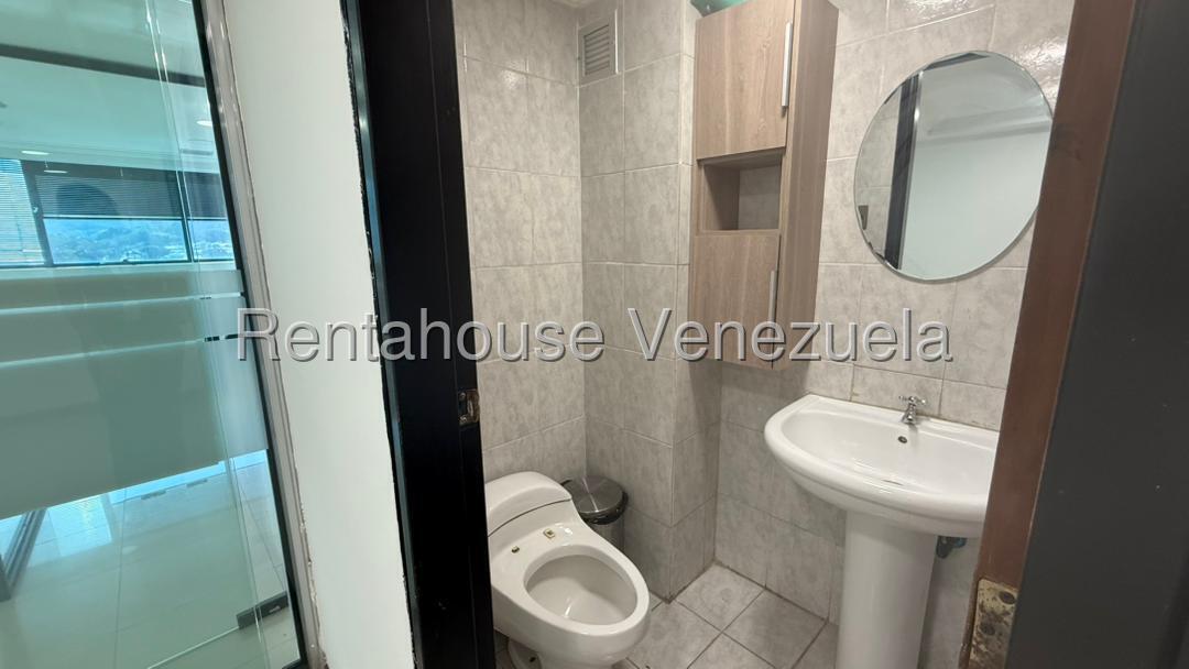 Oficina en alquiler en la viña Valencia 54 M2 Carabobo