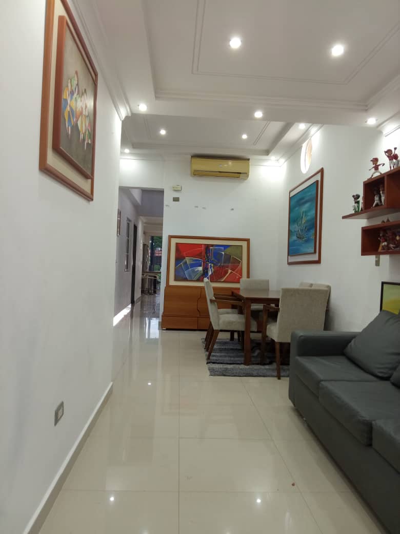 EN VENTA CASA EN URB. VALLE DE ORO