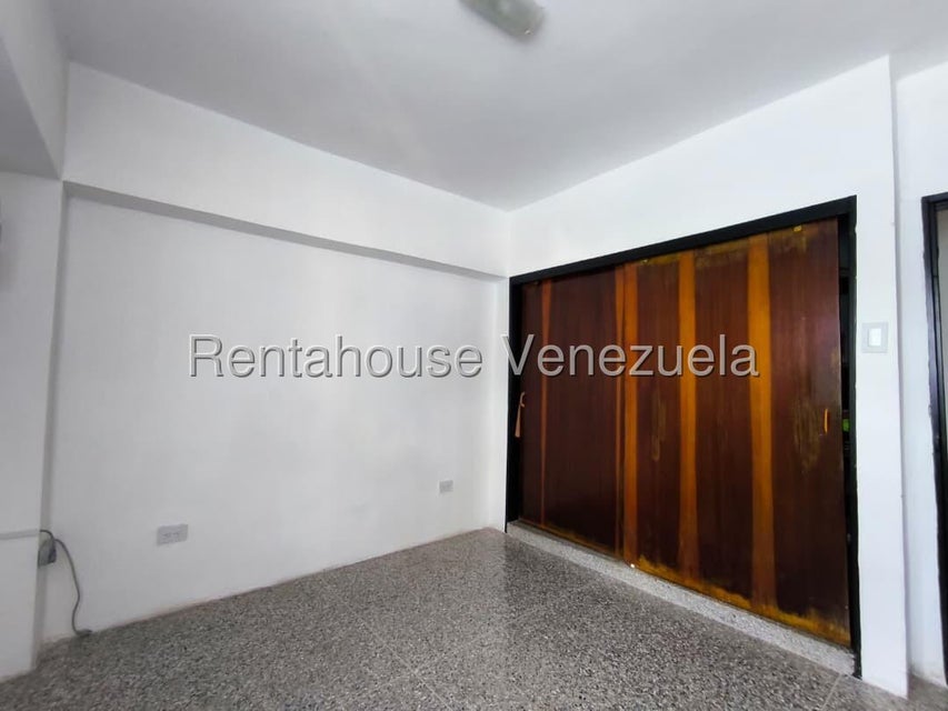 Apartamento en venta en la av. cedeño moderno y céntrico en Valencia Carabobo