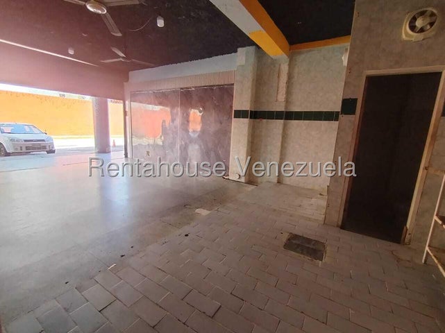 Venta de local C.C. Bayona. El Guayabal. Naguanagua #26-14080