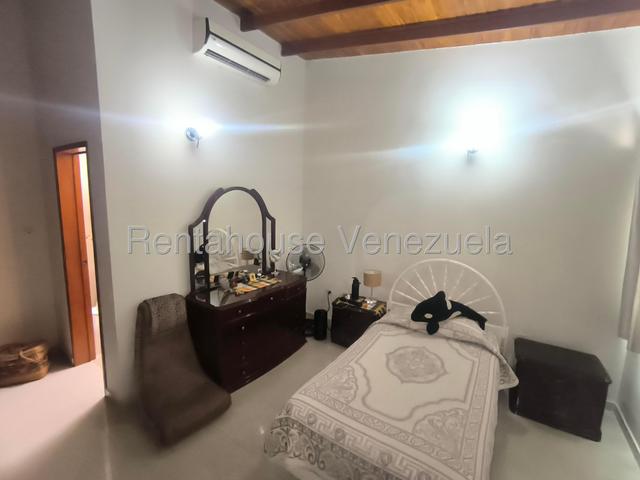Ventas de Townhouses San Diego. Urb. La Josefina #25-24460