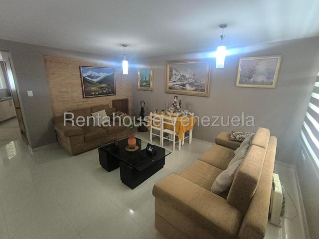 Ventas de Townhouses San Diego. Urb. La Josefina #25-24460