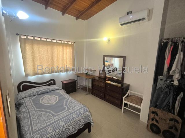 Ventas de Townhouses San Diego. Urb. La Josefina #25-24460