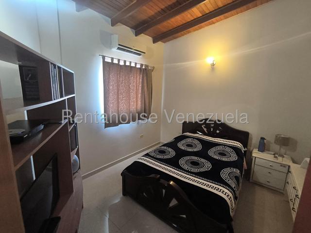 Ventas de Townhouses San Diego. Urb. La Josefina #25-24460