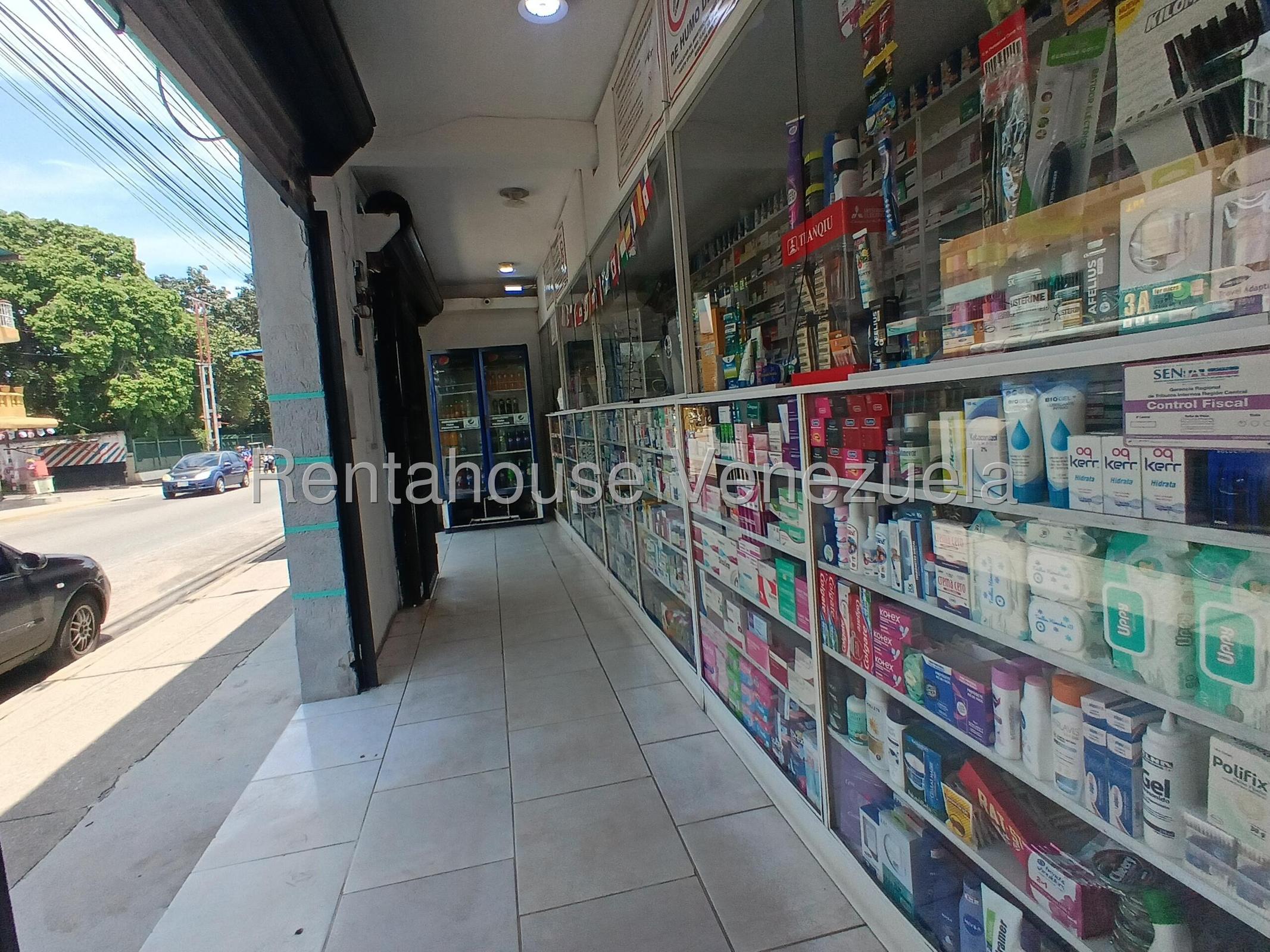 Venta de Farmacia, con Inventario y Mobiliario,  permisos al día. En Guacara 