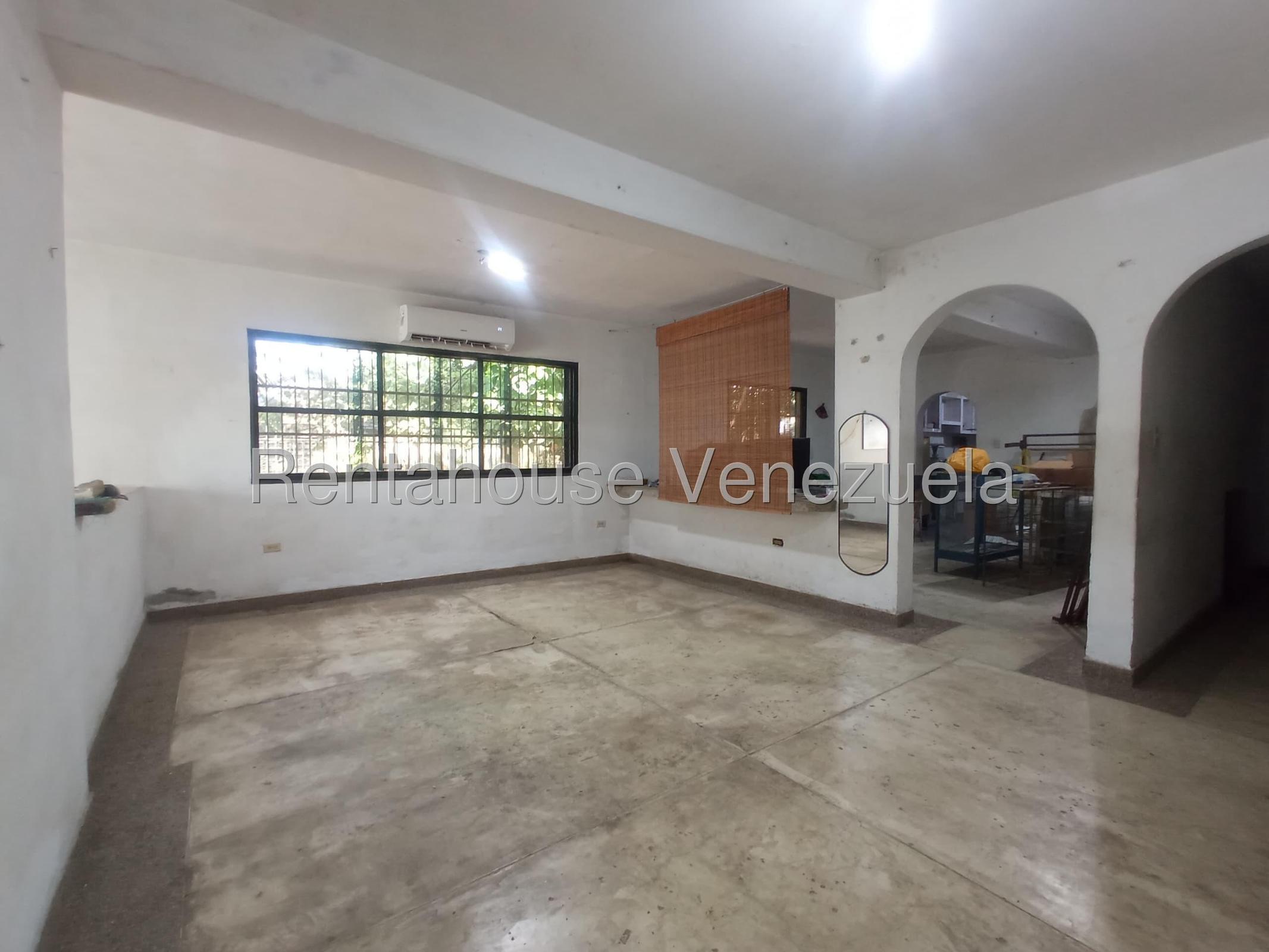 Casa amplia en venta, 746m², Isela para Residencial o Empresas, Urb La Castellana, San Joaquín 
