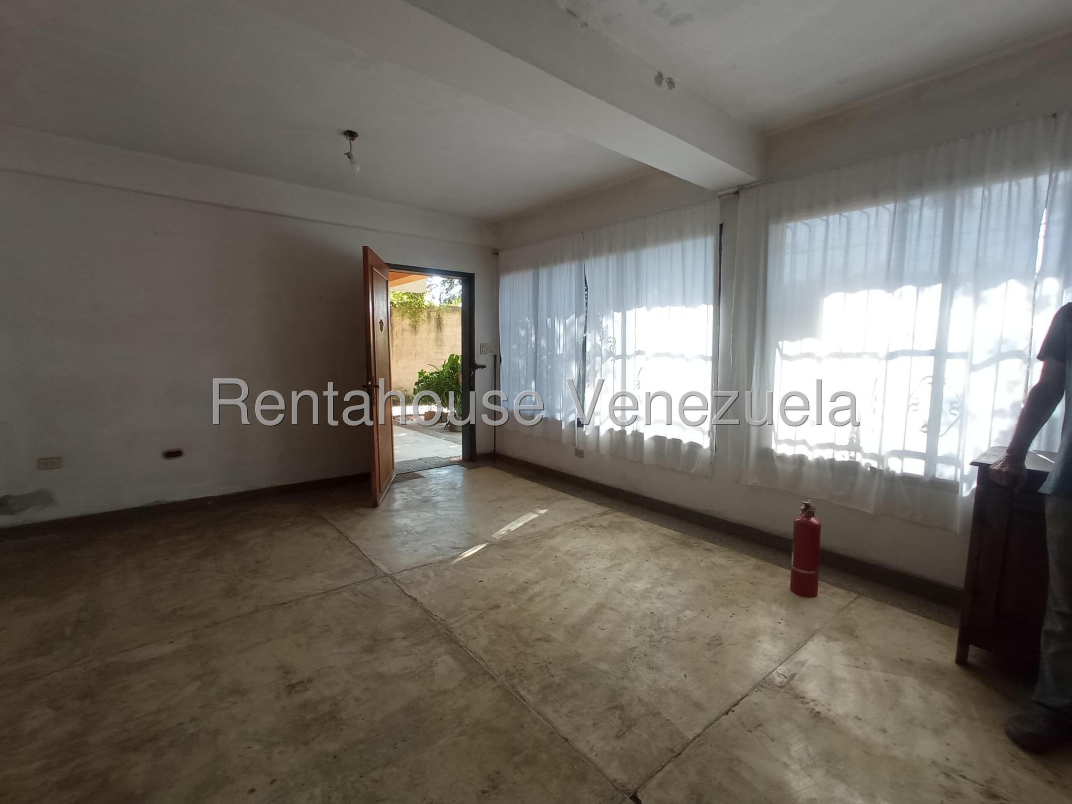 Casa amplia en venta, 746m², Isela para Residencial o Empresas, Urb La Castellana, San Joaquín 