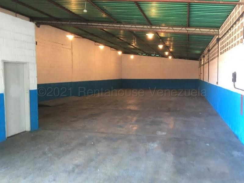 Galpón en alquiler posee 260m² posee pequeña oficina, deal para resguardo de mercancía seca, Parque Industrial Castillito en San Diego 